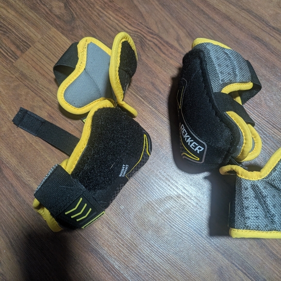 Rekker Hockey Elbow Pads - Picture 1 of 4